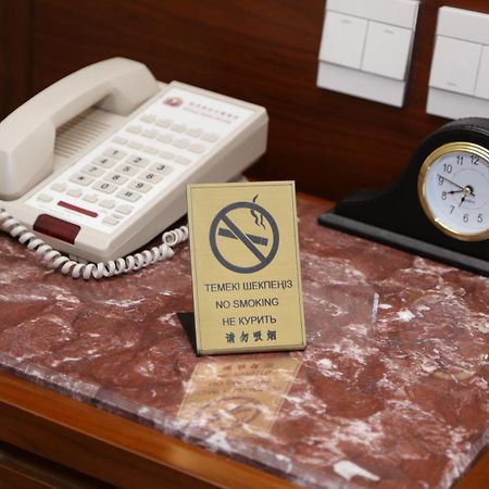 Soluxe Hotel Almaty Quarto foto