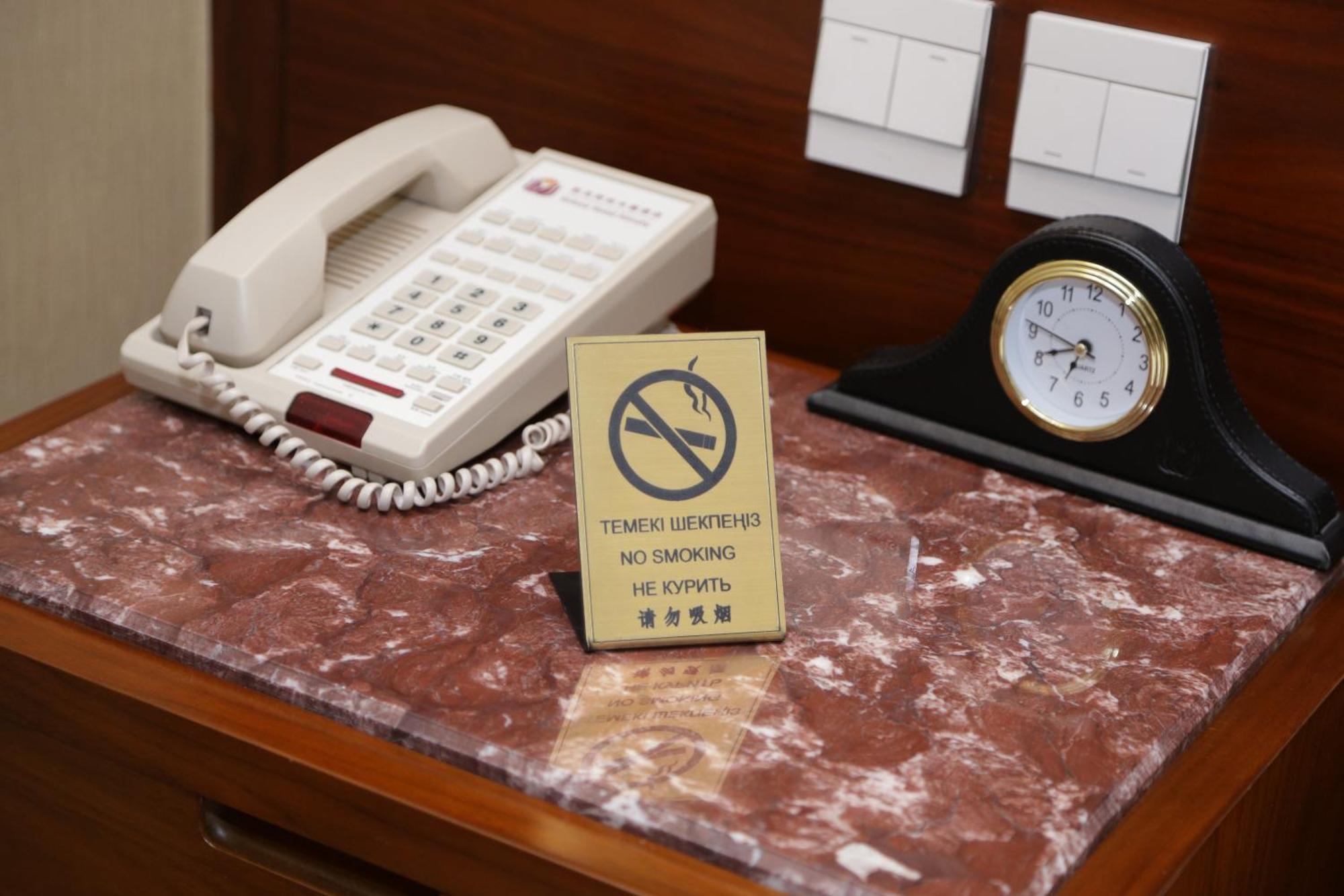 Soluxe Hotel Almaty Quarto foto