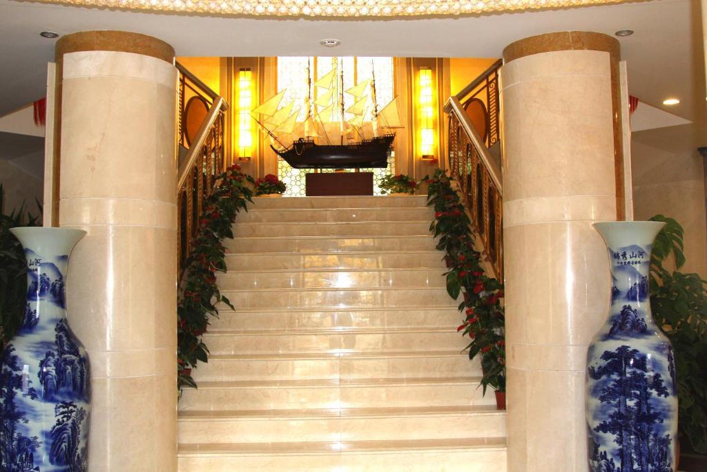 Soluxe Hotel Almaty Exterior foto